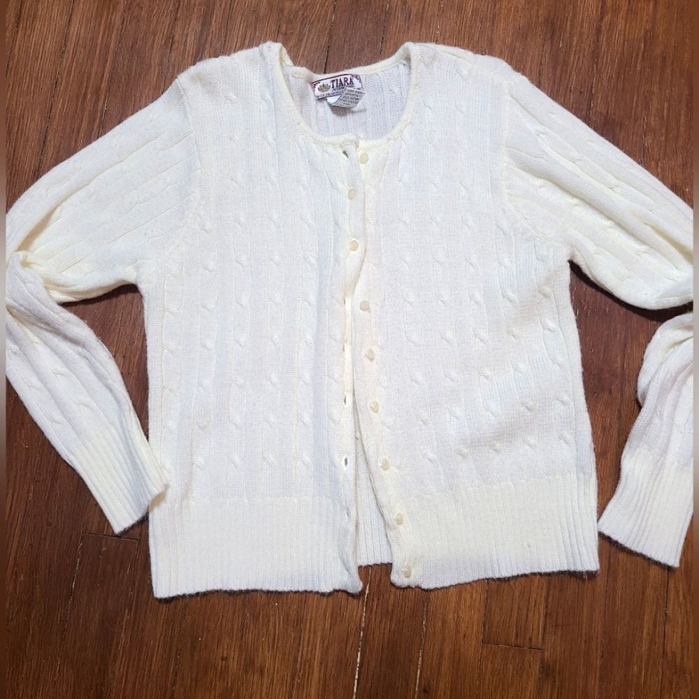 Light cream knit cardigan size Small